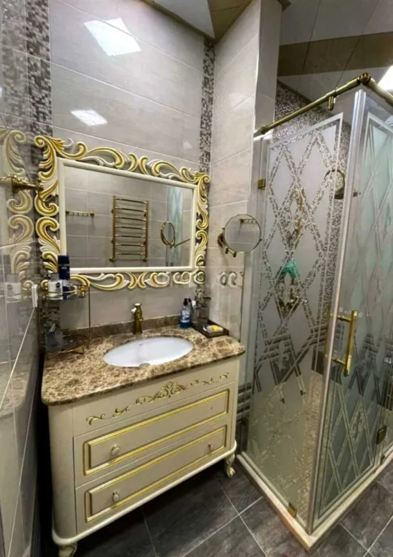 Satılır 4 otaqlı mənzil 205 m²