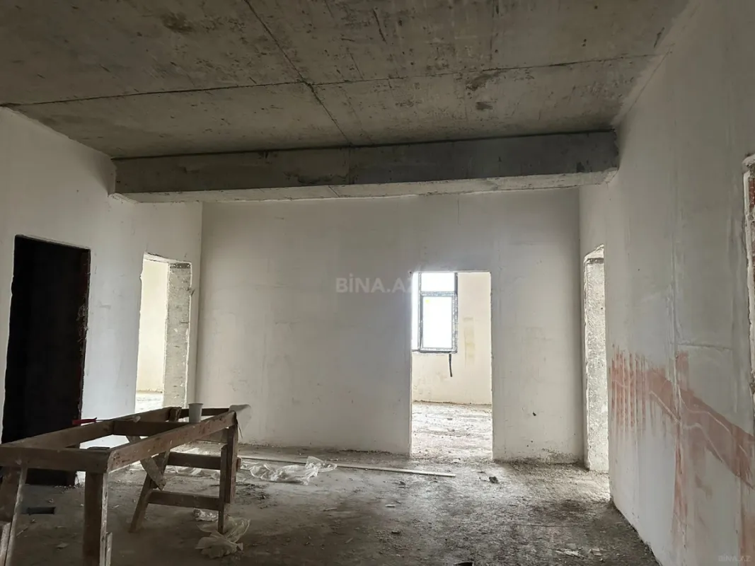 Satılır 4 otaqlı mənzil 229 m²