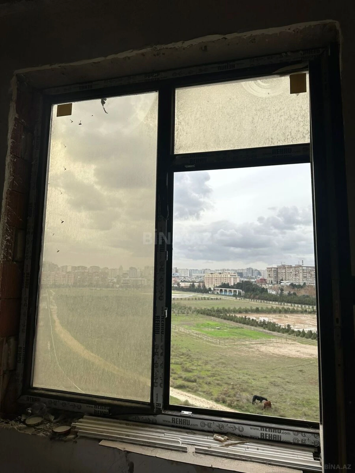 Satılır 4 otaqlı mənzil 229 m²