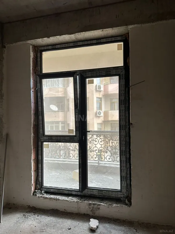 Satılır 4 otaqlı mənzil 229 m²