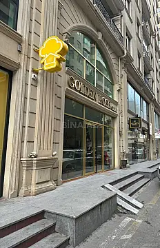 Satılır 4 otaqlı mənzil 229 m²