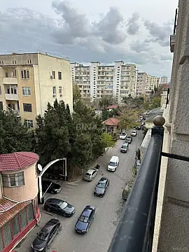 Satılır 4 otaqlı mənzil 229 m²