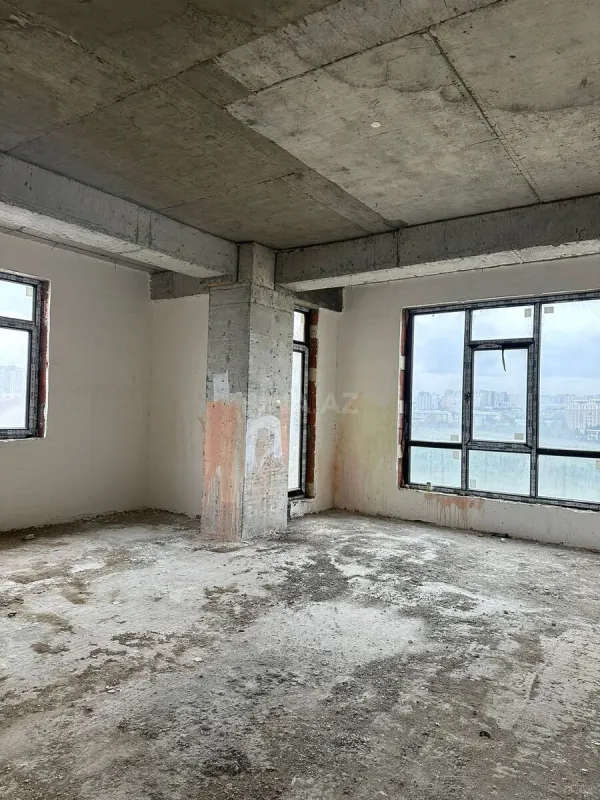 Satılır 4 otaqlı mənzil 229 m²