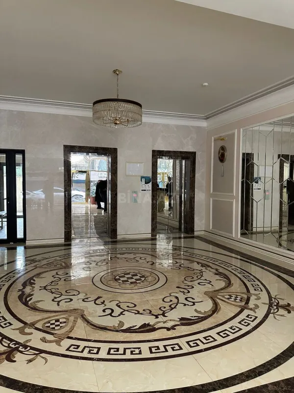 Satılır 4 otaqlı mənzil 229 m²