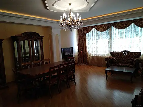 Satılır 4 otaqlı mənzil 180 m² — Bakı 4 otaq 180.00 m²