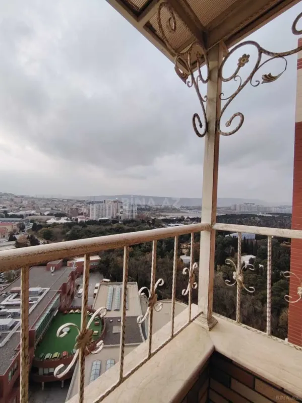 Satılır 3 otaqlı mənzil 150 m²