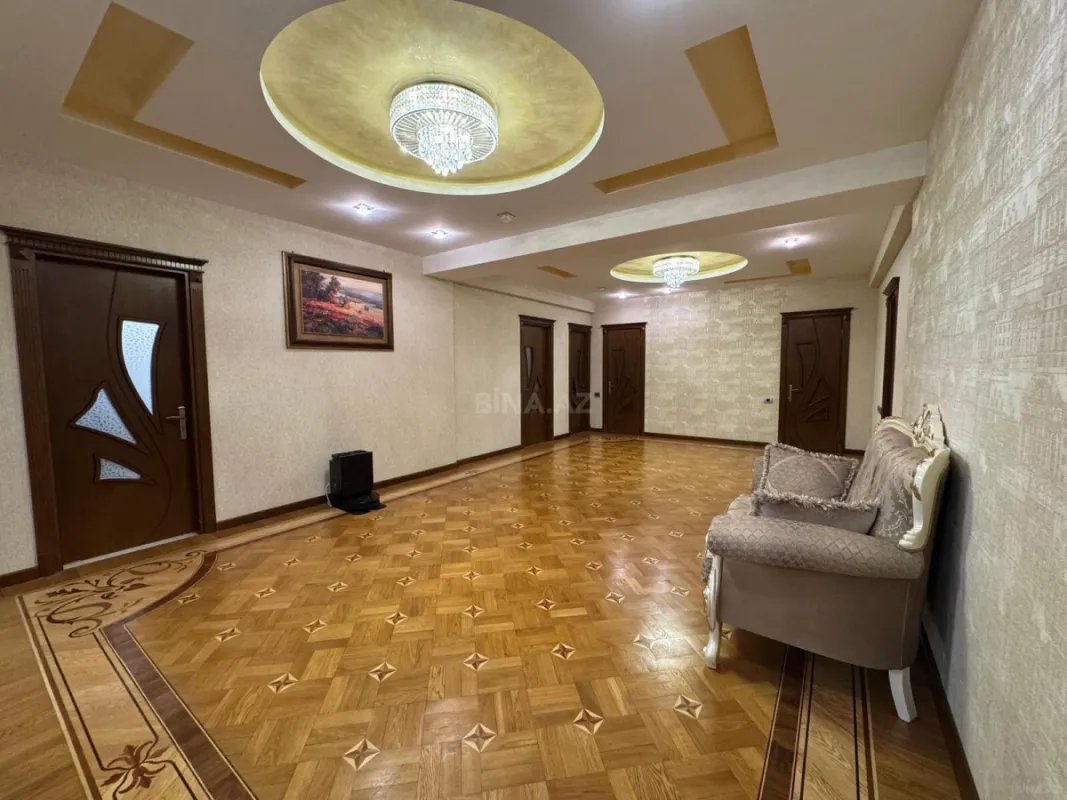 Satılır 4 otaqlı mənzil 240 m²