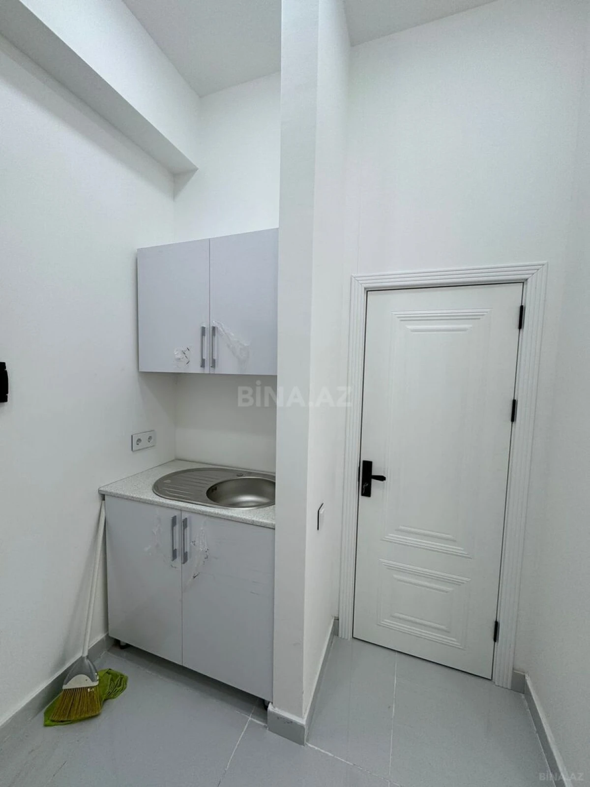 Satılır 1 otaqlı ofis 67 m²