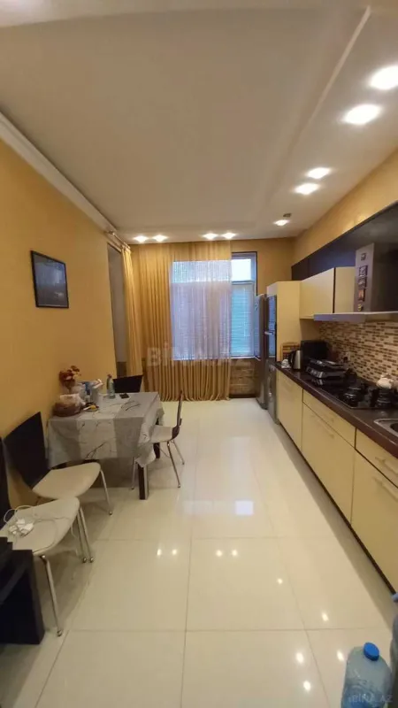 Satılır 2 otaqlı mənzil 90 m²