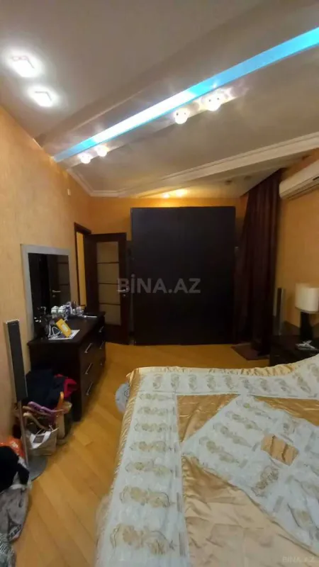 Satılır 2 otaqlı mənzil 90 m²