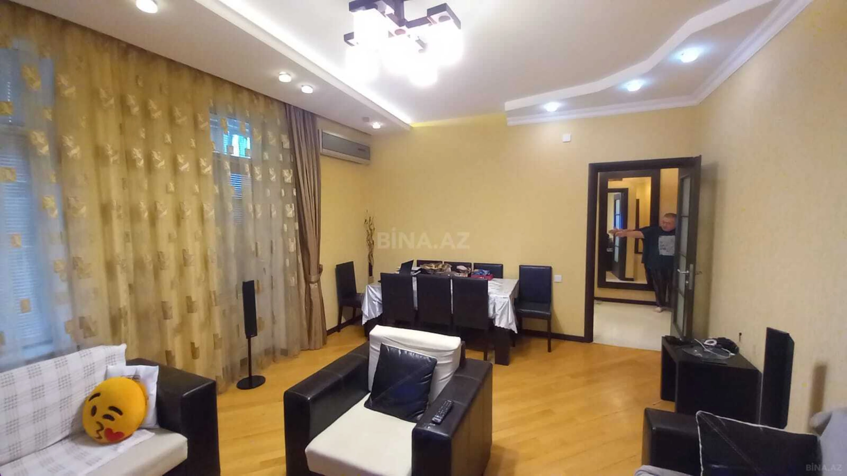 Satılır 2 otaqlı mənzil 90 m²