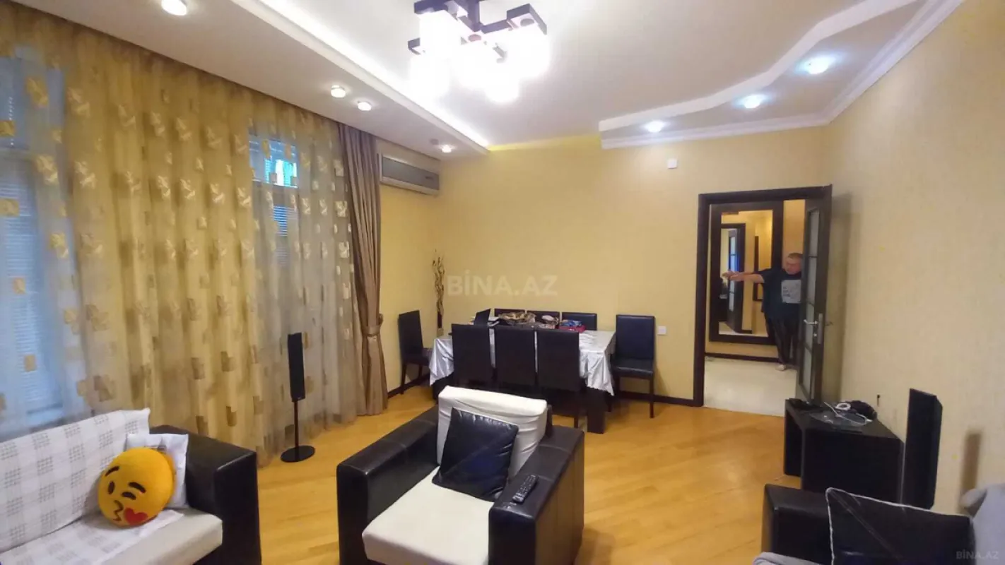 Satılır 2 otaqlı mənzil 90 m²