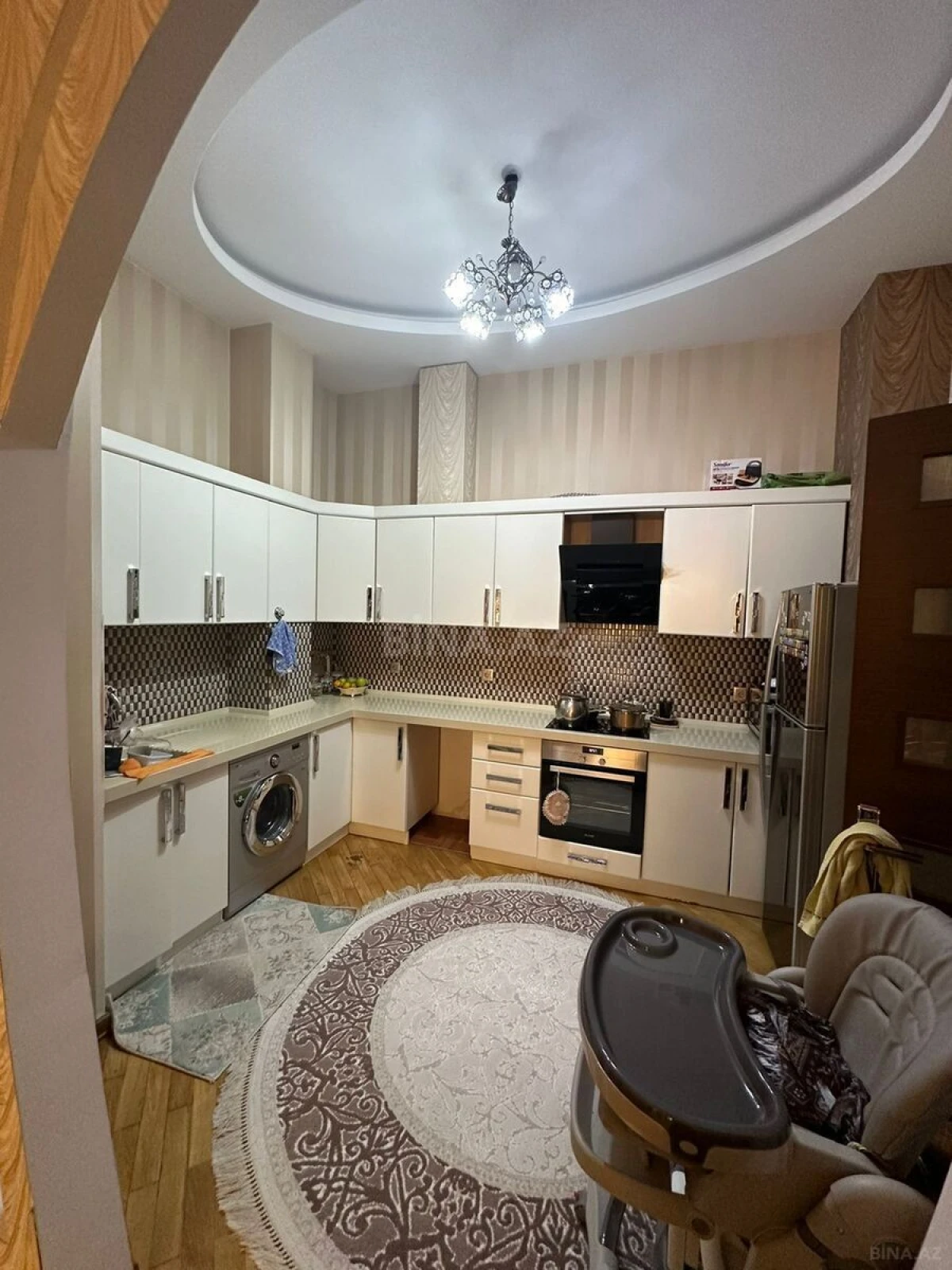 Satılır 4 otaqlı mənzil 163 m²
