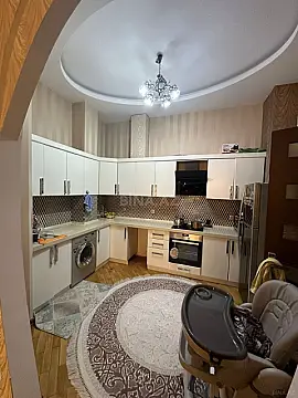 Satılır 4 otaqlı mənzil 163 m²