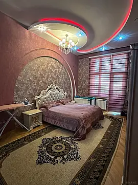 Satılır 4 otaqlı mənzil 163 m²