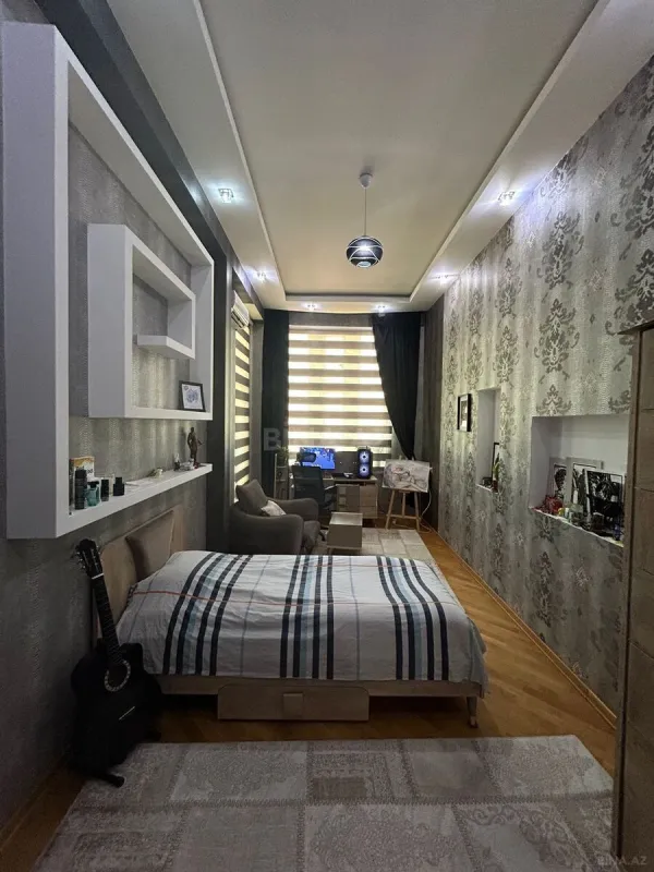 Satılır 4 otaqlı mənzil 163 m²