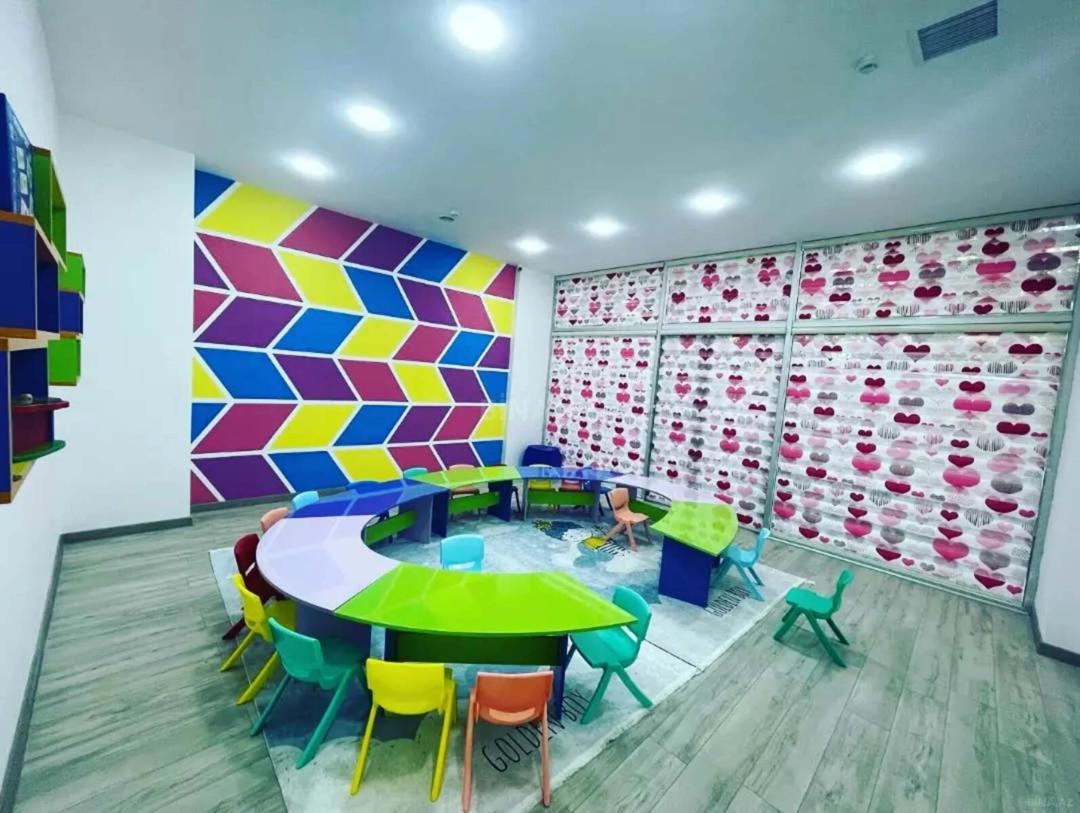 Satılır obyekt 290 m²