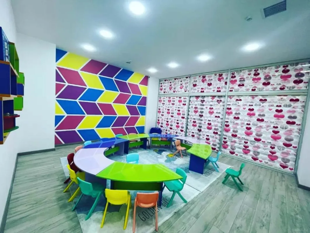 Satılır obyekt 290 m²