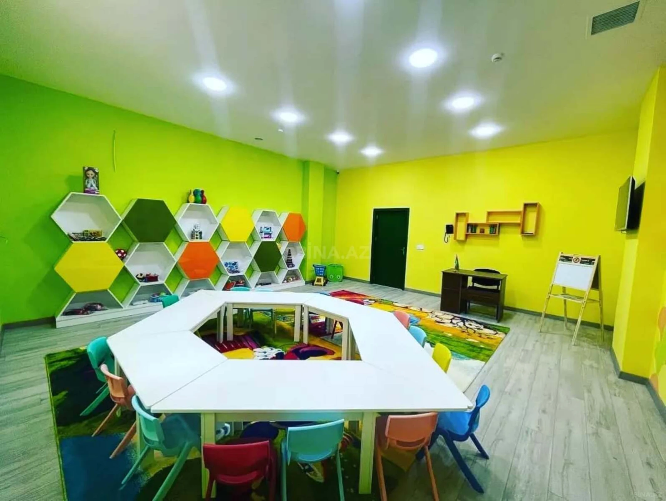 Satılır obyekt 290 m²