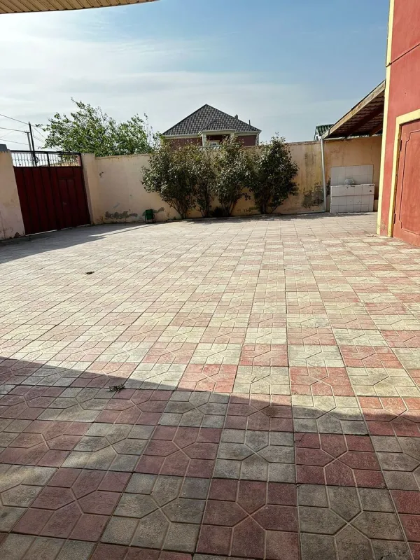 Satılır 4 otaqlı həyət evi 160 m²