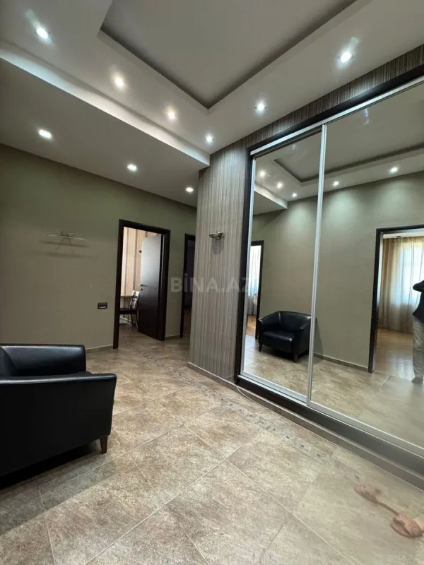Satılır 3 otaqlı mənzil 110 m²