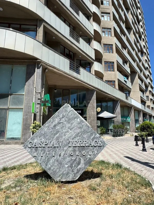 Satılır 3 otaqlı mənzil 110 m²