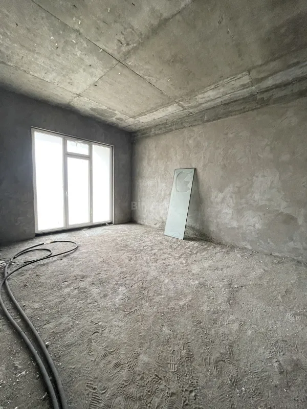 Satılır 3 otaqlı mənzil 210 m²