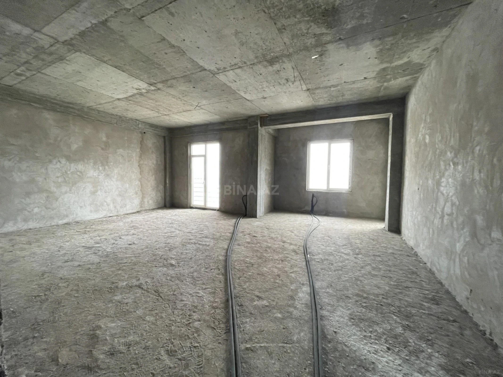 Satılır 3 otaqlı mənzil 210 m²