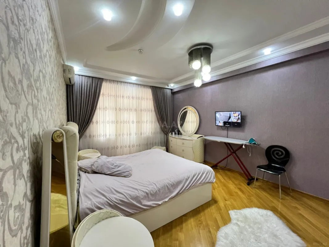Satılır 3 otaqlı mənzil 148 m²