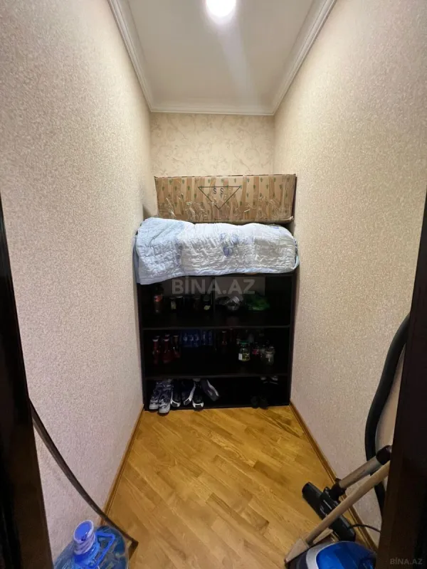 Satılır 3 otaqlı mənzil 148 m²