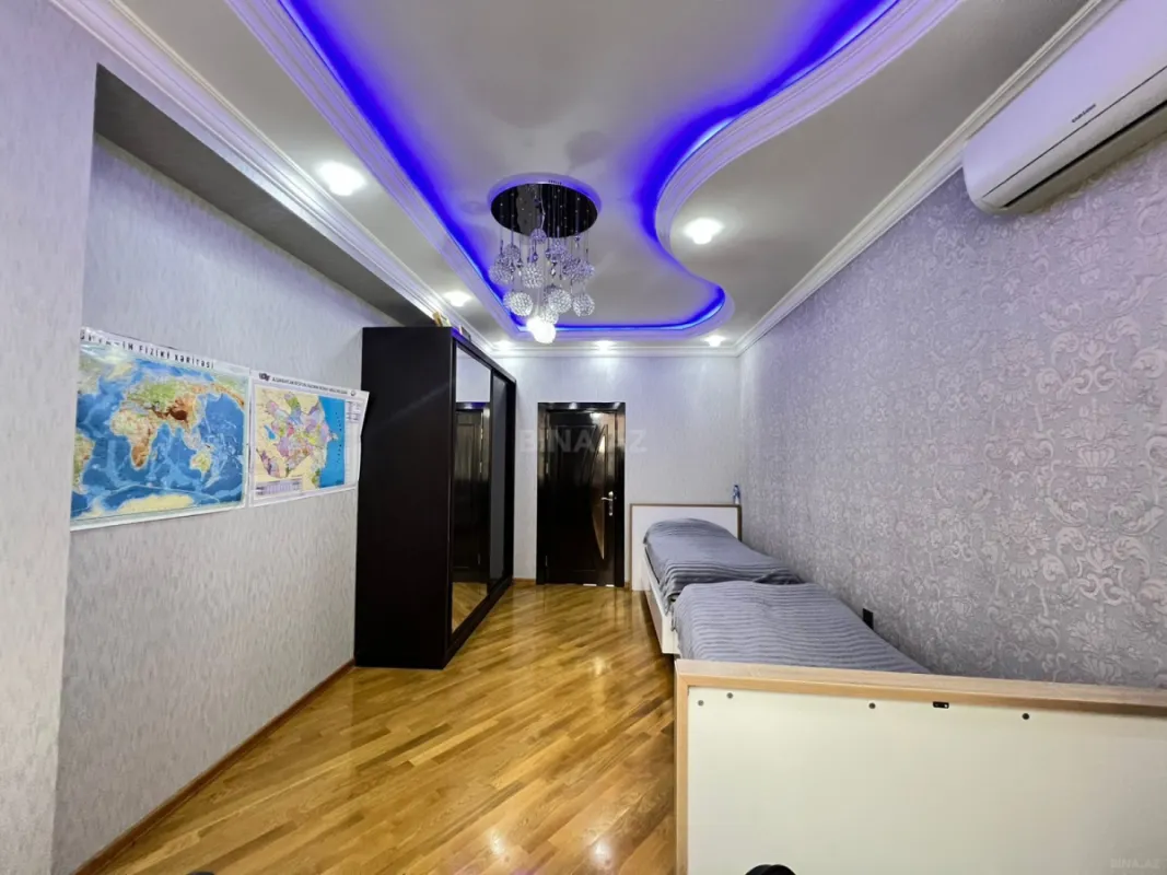 Satılır 3 otaqlı mənzil 148 m²