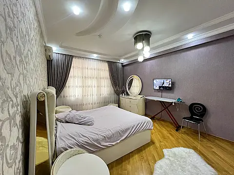 Satılır 3 otaqlı mənzil 148 m²