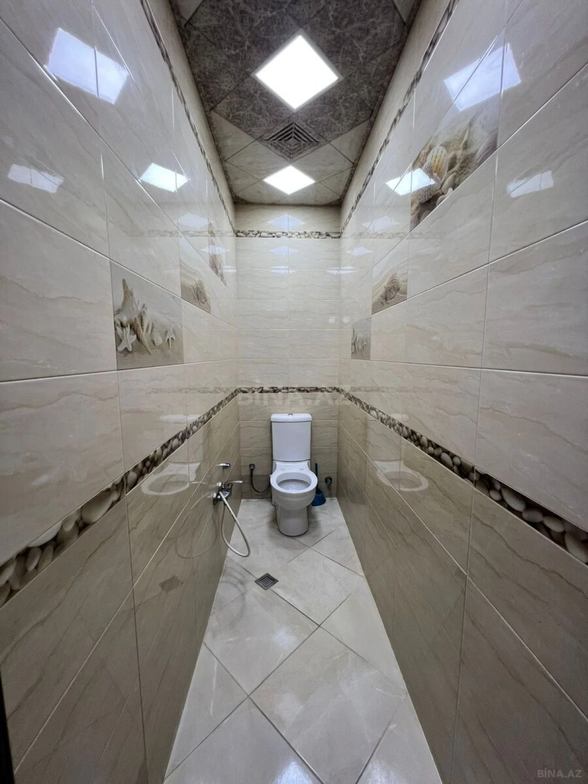 Satılır 3 otaqlı mənzil 148 m²