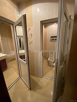 Satılır 3 otaqlı mənzil 135 m²