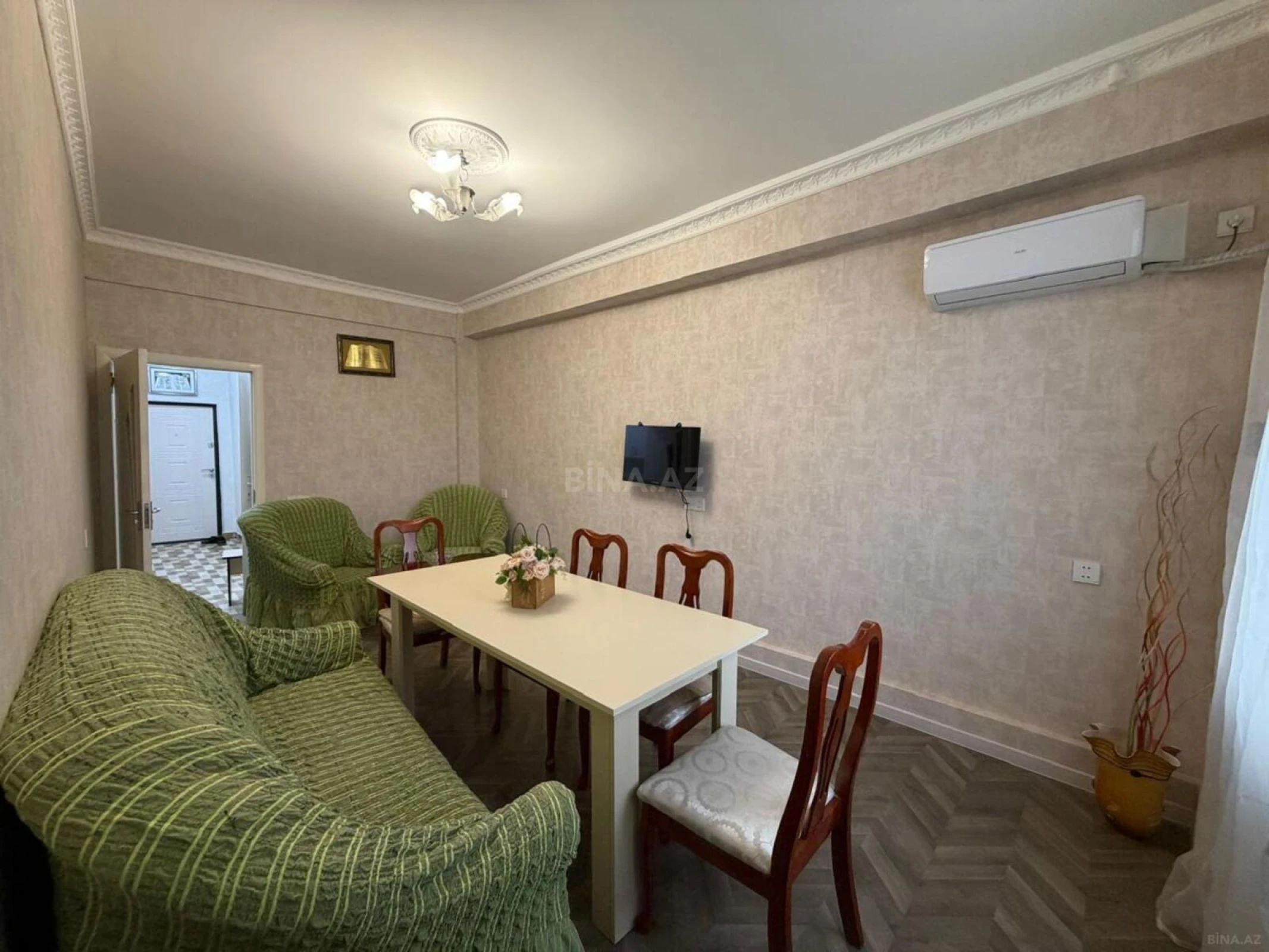 Kirayə verilir 2 otaqlı mənzil 70 m²