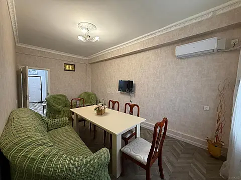 Kirayə verilir 2 otaqlı mənzil 70 m²