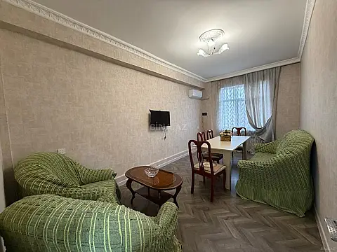 Kirayə verilir 2 otaqlı mənzil 70 m²