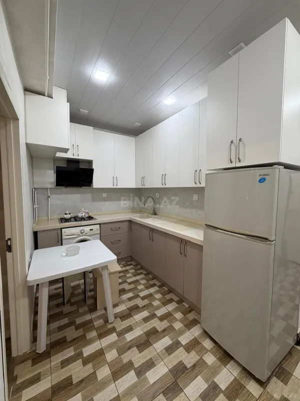Kirayə verilir 2 otaqlı mənzil 70 m²