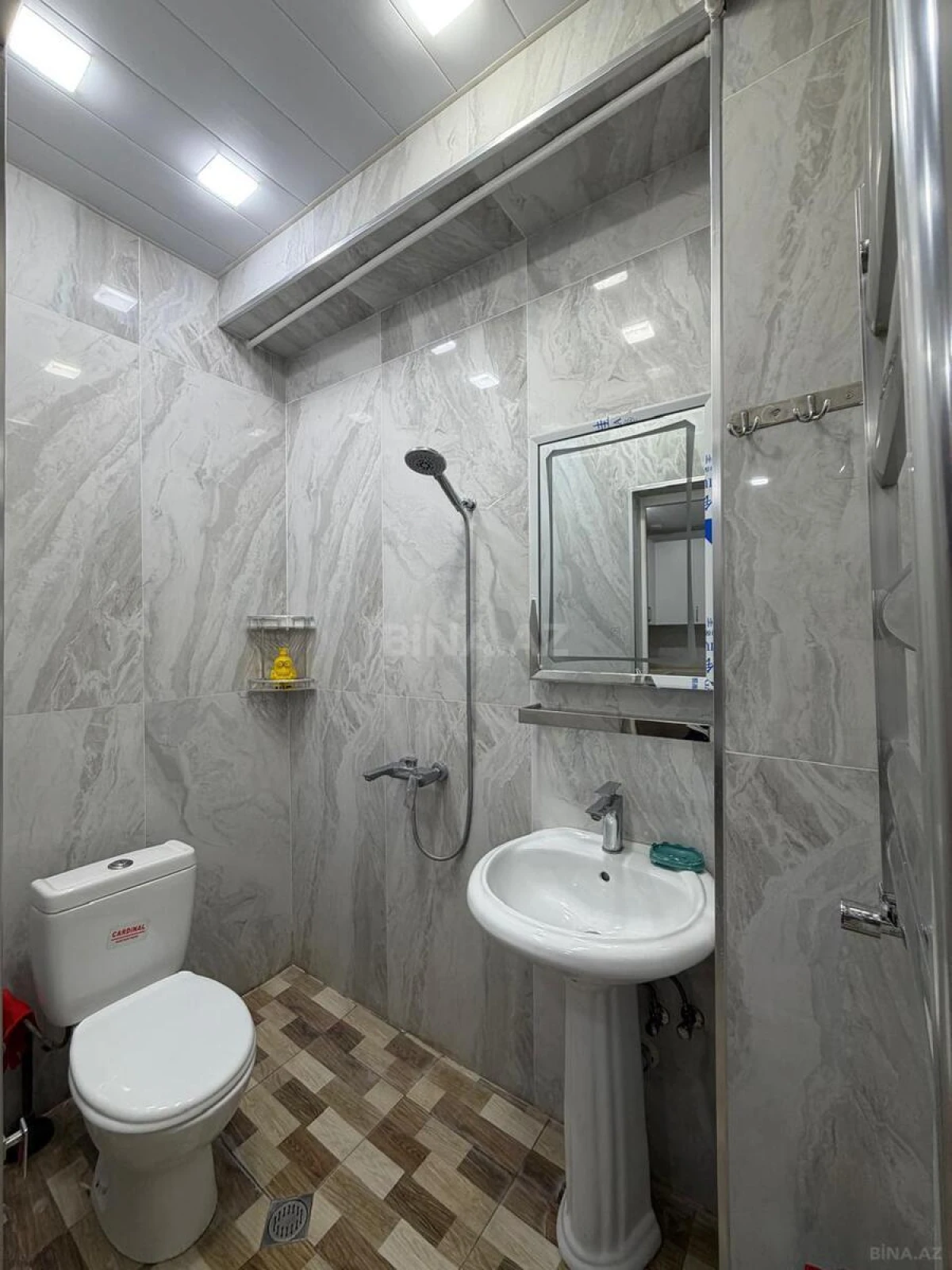 Kirayə verilir 2 otaqlı mənzil 70 m²