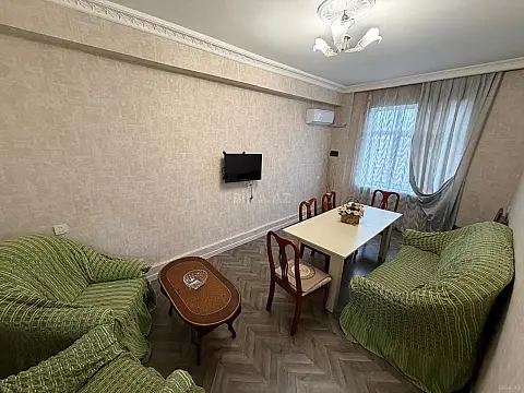 Kirayə verilir 2 otaqlı mənzil 70 m²