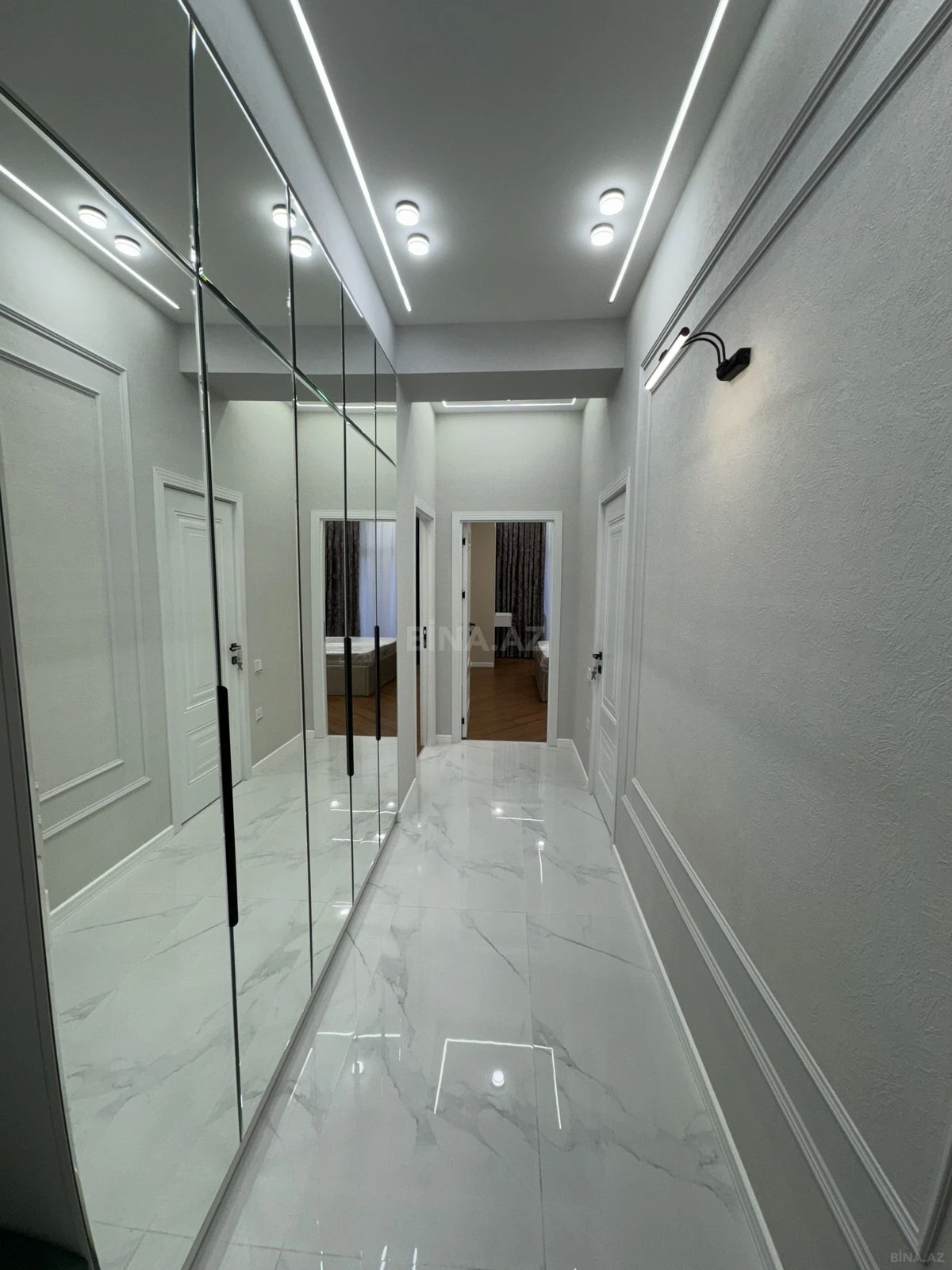Satılır 2 otaqlı mənzil 69 m²
