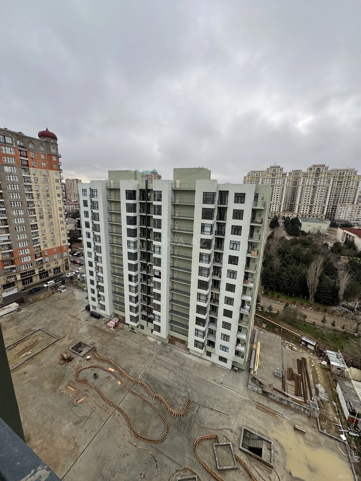 Satılır 2 otaqlı mənzil 69 m²