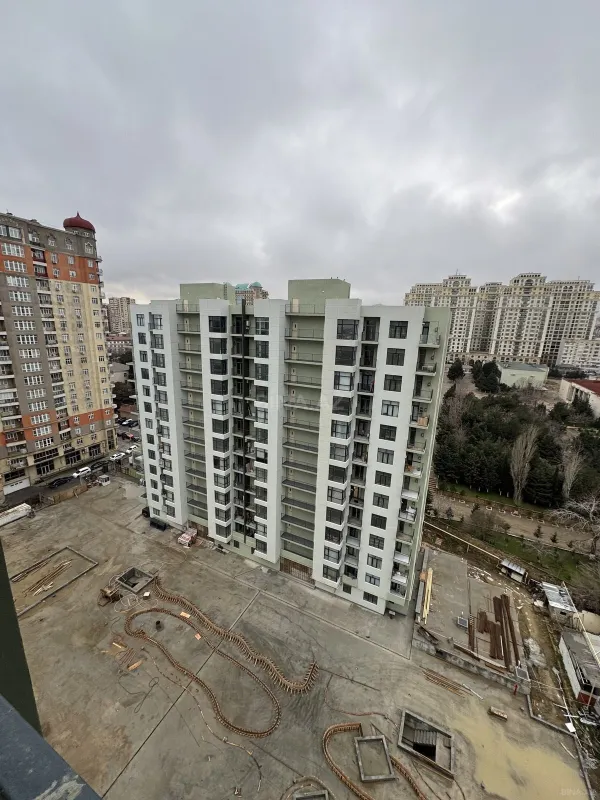 Satılır 2 otaqlı mənzil 69 m²