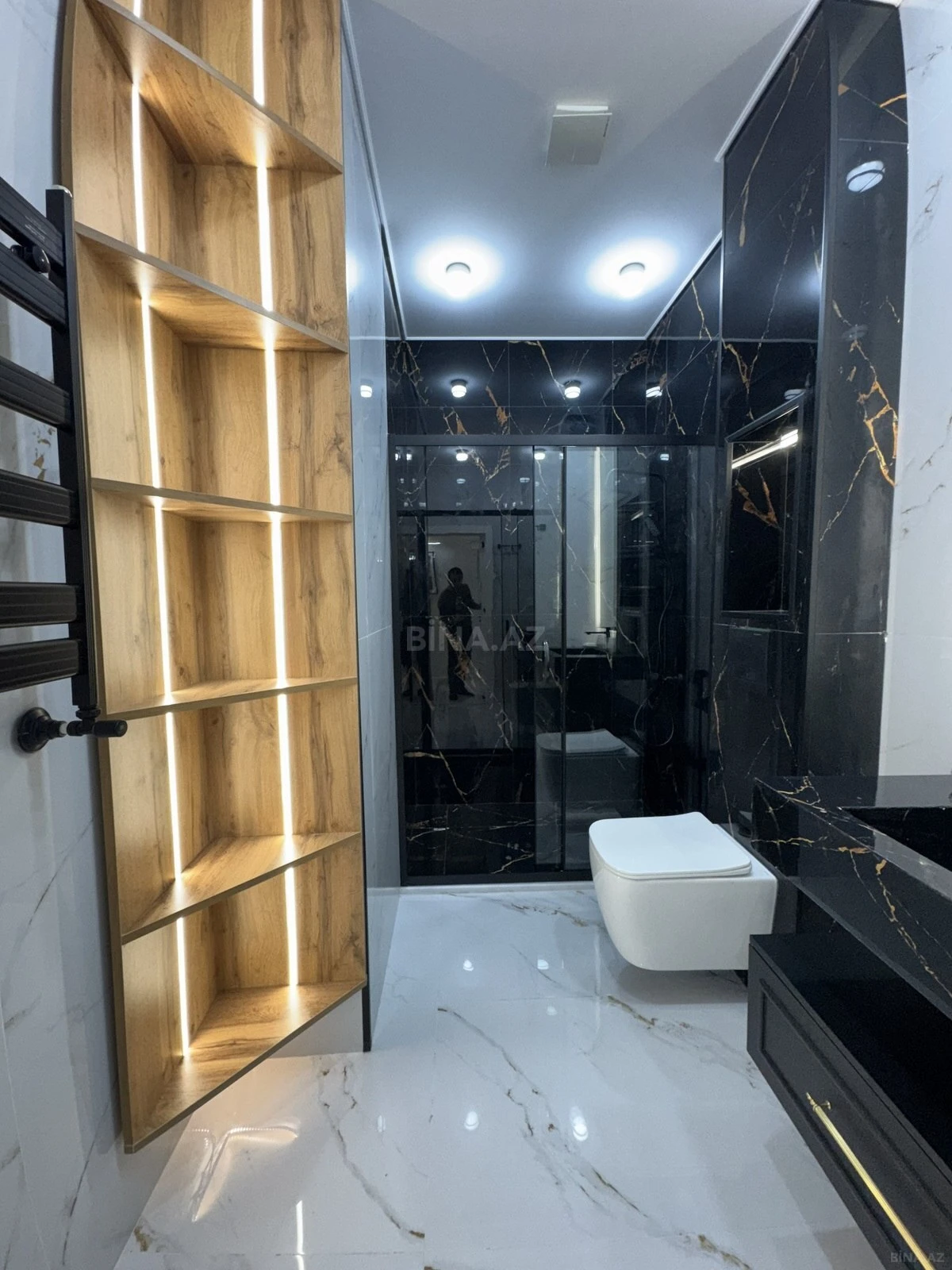 Satılır 3 otaqlı mənzil 135 m²