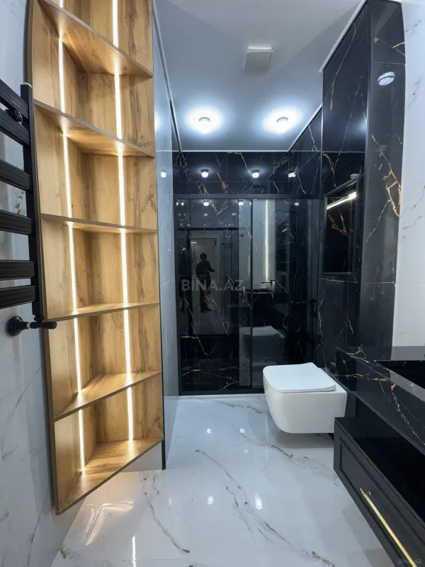 Satılır 3 otaqlı mənzil 135 m²