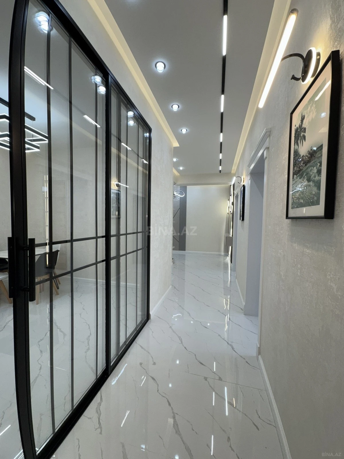 Satılır 3 otaqlı mənzil 135 m²