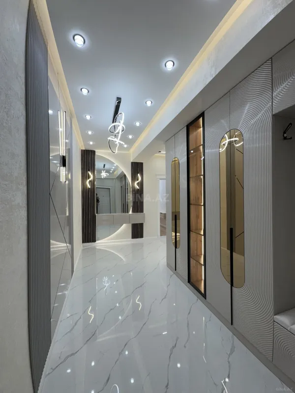 Satılır 3 otaqlı mənzil 135 m²