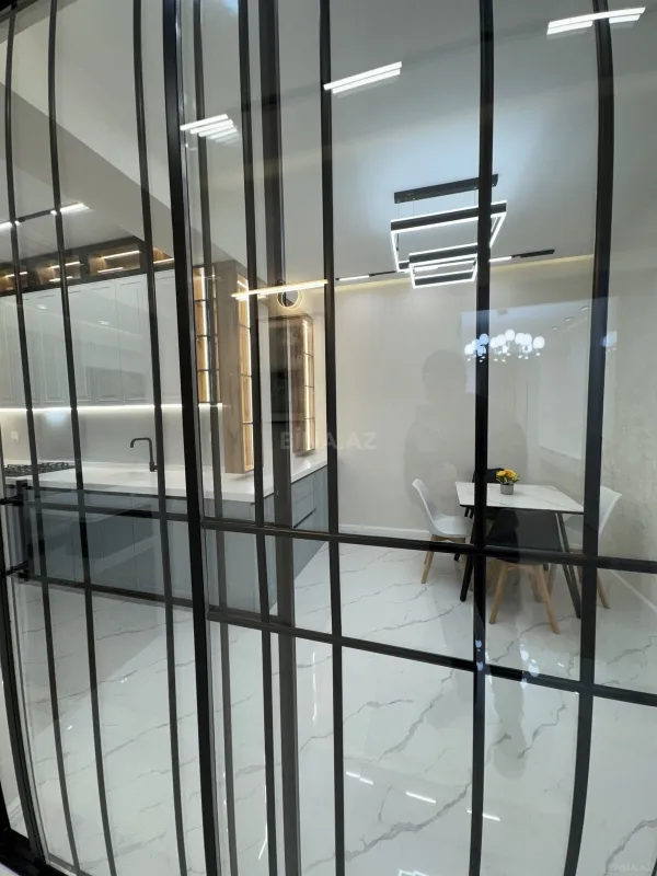 Satılır 3 otaqlı mənzil 135 m²