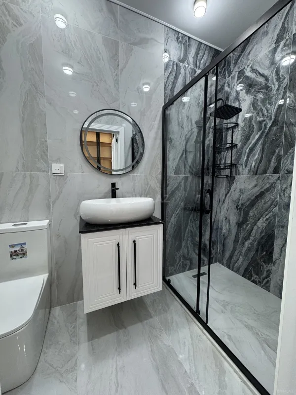 Satılır 3 otaqlı mənzil 135 m²