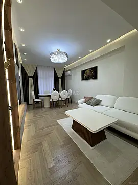 Satılır 3 otaqlı mənzil 135 m²